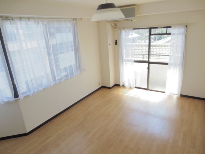 物件内観写真12　(居室)