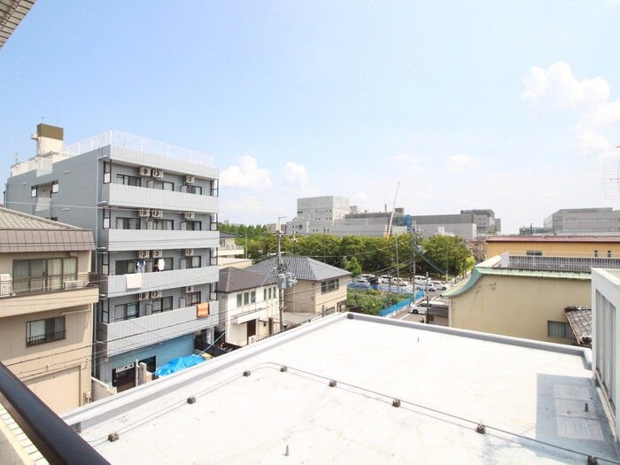 物件内観写真16　(室内からの展望)