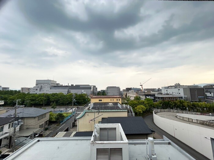 物件内観写真22　(室内からの展望)