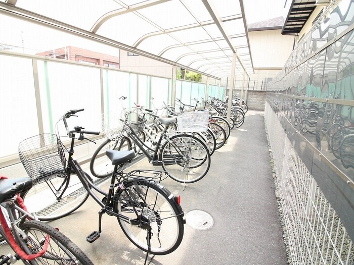 物件外観写真3　(駐輪場)