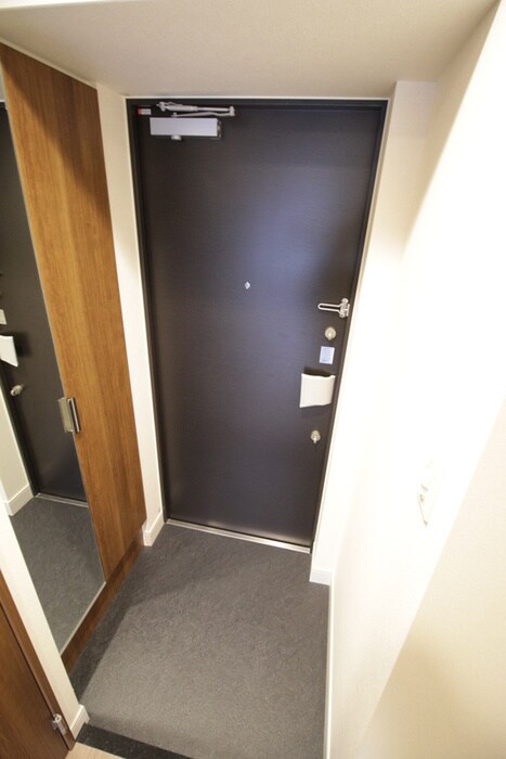 物件内観写真7　(玄関)