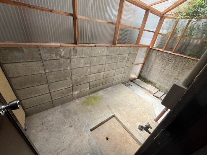 塩田氏貸家のベランダ・バルコニー