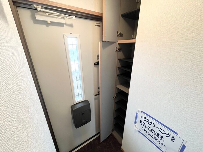 物件内観写真14　(靴箱)