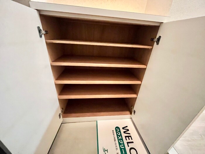 物件内観写真15　(靴箱)