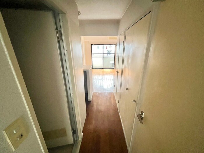 物件内観写真17　(廊下)