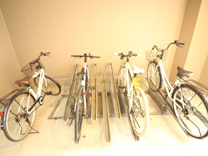 物件外観写真5　(駐輪場)