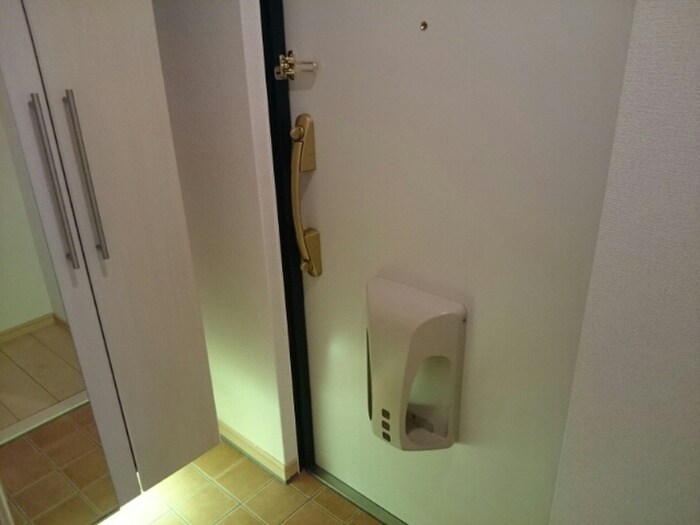物件内観写真14　(玄関)