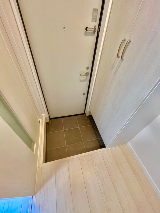 物件内観写真18　(玄関)