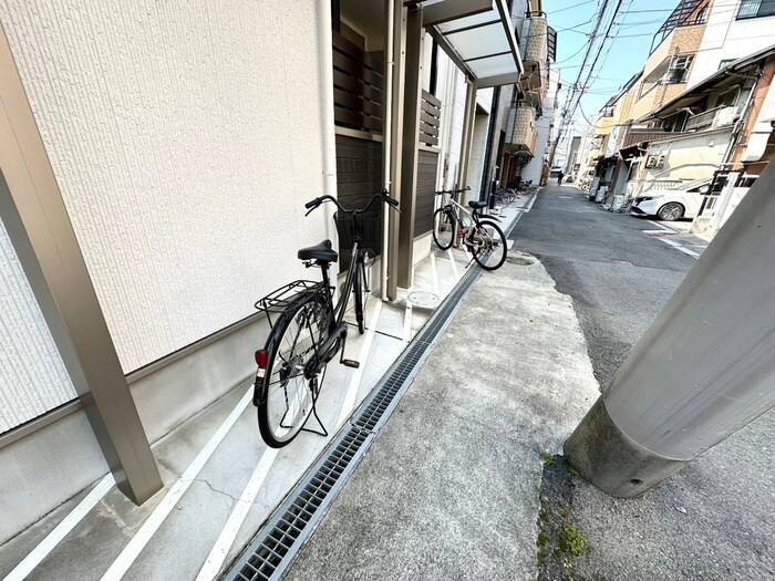 物件外観写真3　(駐輪場)