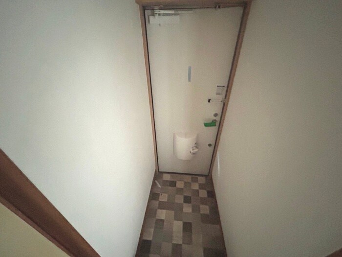 物件内観写真11　(玄関)