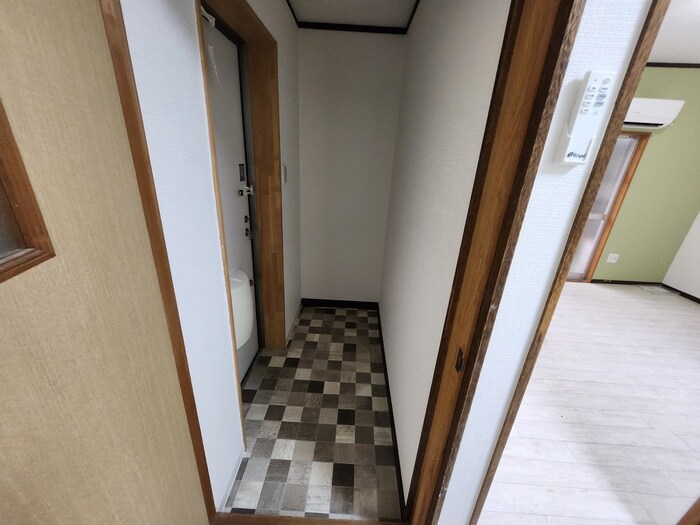 物件内観写真17　(玄関)