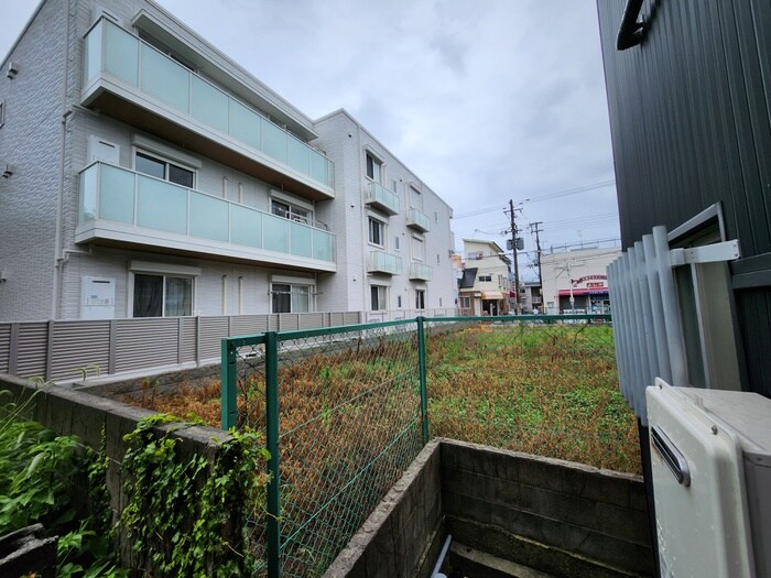 物件内観写真20　(室内からの展望)