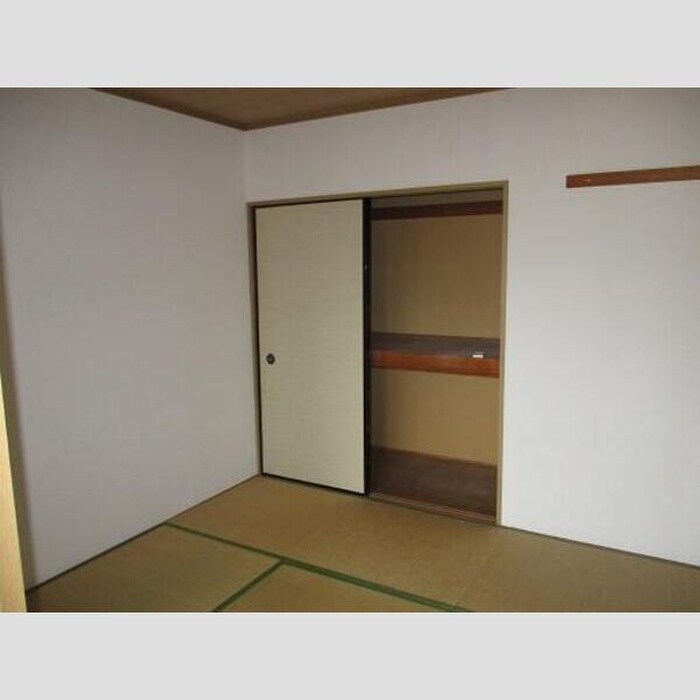 物件内観写真12　(居室)