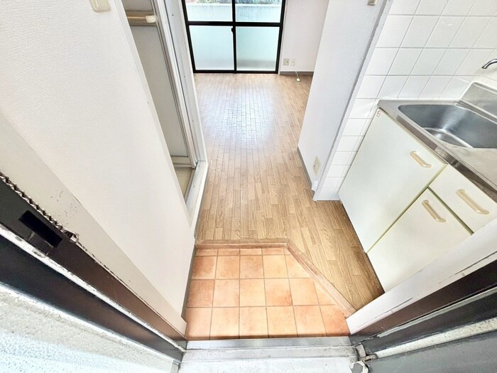 物件内観写真11　(玄関)