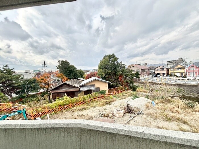 物件内観写真15　(室内からの展望)