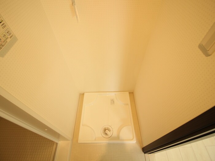 物件内観写真17　(洗濯機置場)