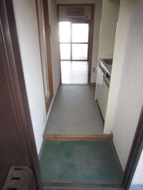 物件内観写真9　(玄関)