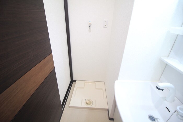 物件内観写真12　(洗濯機置場)