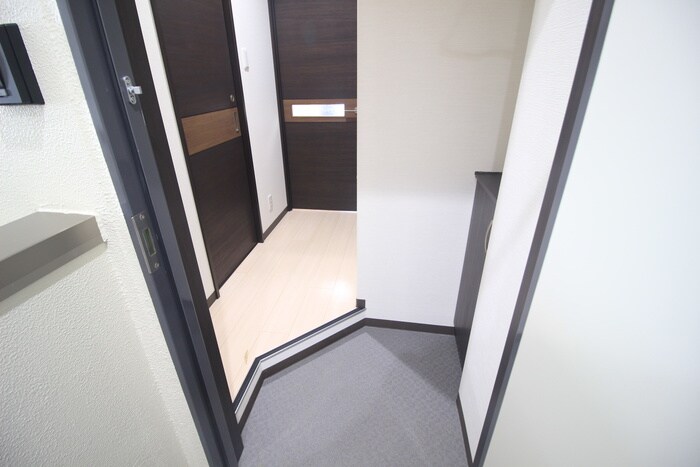物件内観写真15　(玄関)