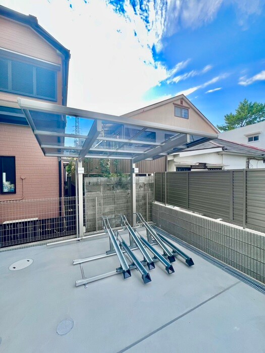 物件外観写真5　(駐輪場)