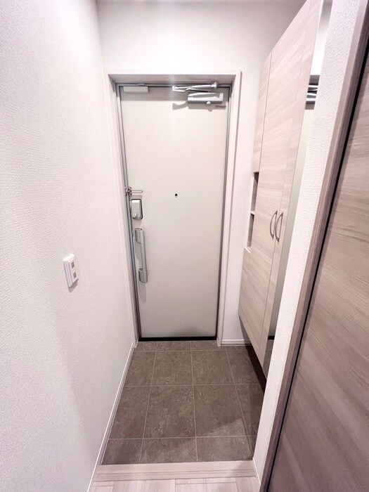 物件内観写真15　(玄関)