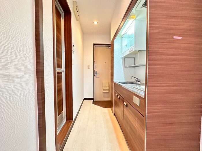 物件内観写真7　(玄関)