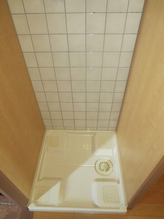 物件内観写真14　(洗濯機置場)