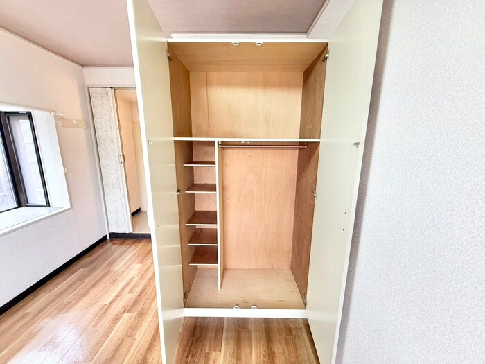 物件内観写真12　(収納)