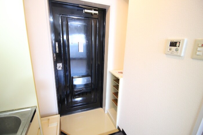 物件内観写真17　(玄関)