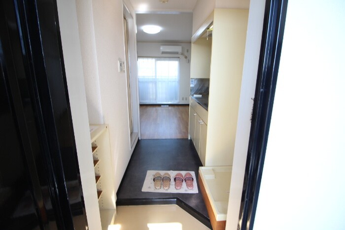 物件内観写真18　(玄関)