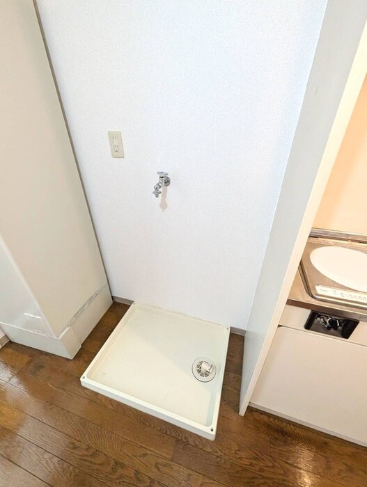 物件内観写真10　(洗濯機置場)