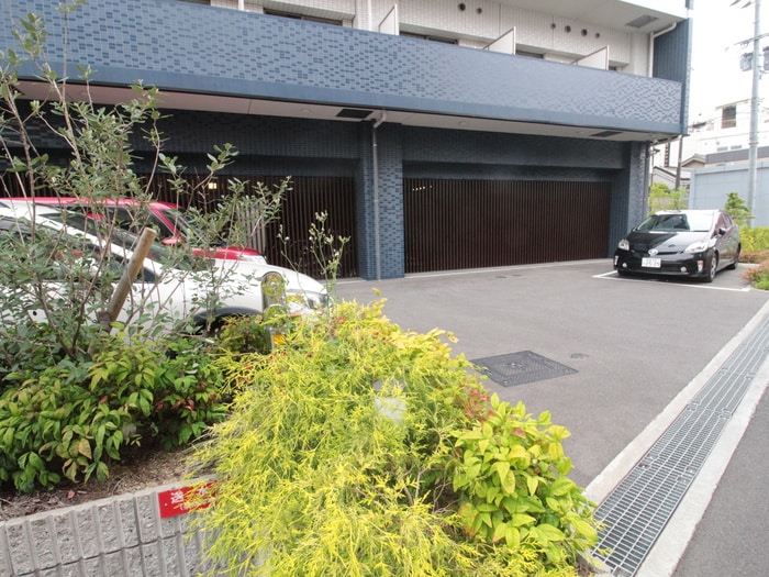 物件外観写真5　(駐車場)