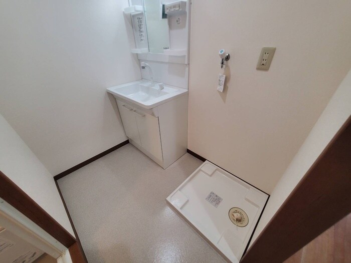 物件内観写真15　(洗濯機置場)