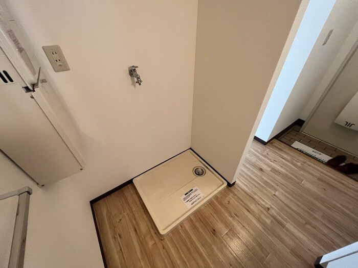 物件内観写真10　(洗濯機置場)