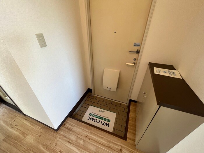 物件内観写真18　(玄関)