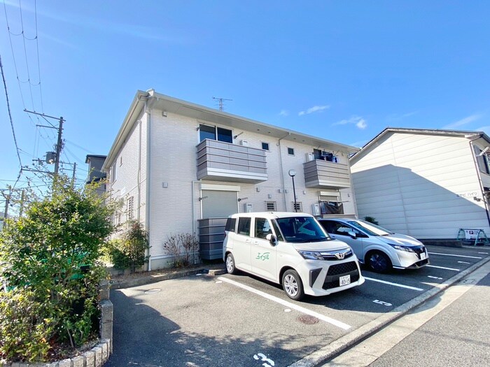 物件外観写真4　(駐車場)