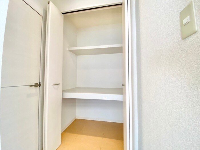 物件内観写真13　(収納)