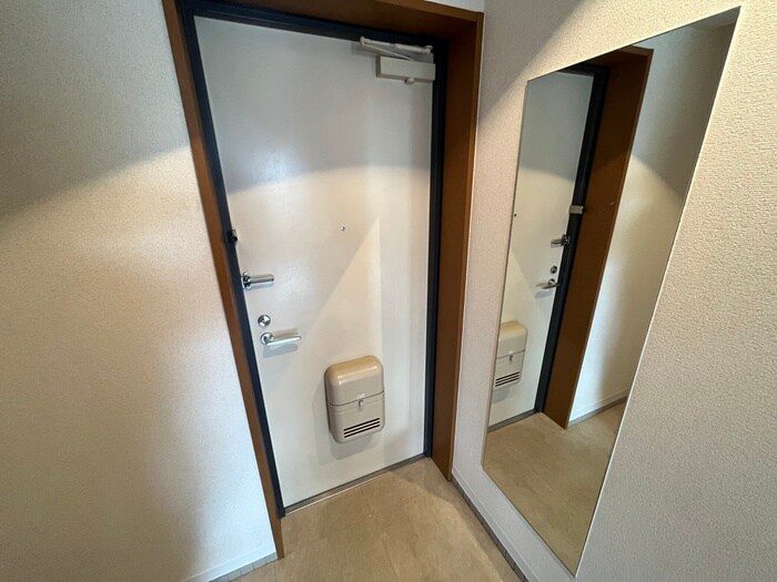 物件内観写真15　(玄関)