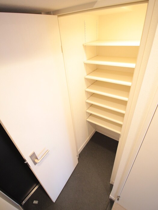 物件内観写真8　(靴箱)