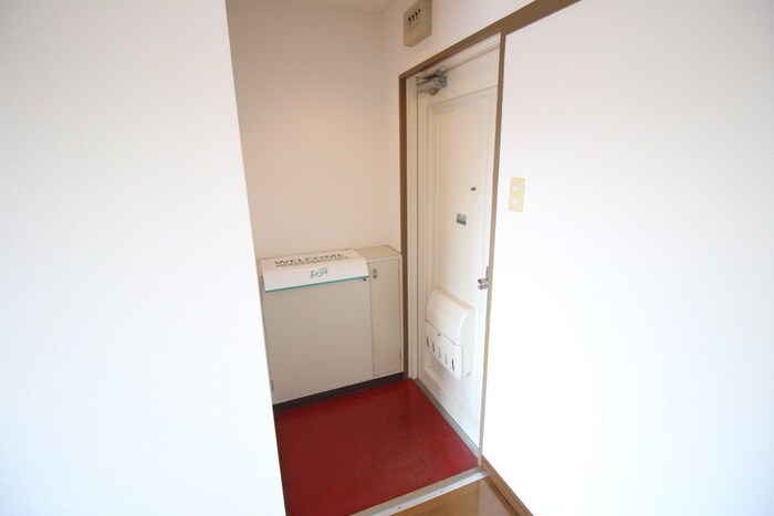 物件内観写真12　(玄関)