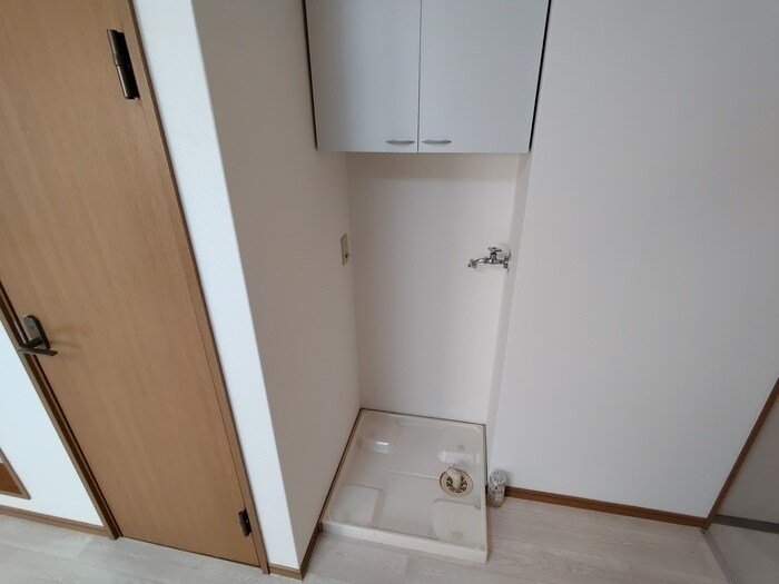 物件内観写真15　(洗濯機置場)