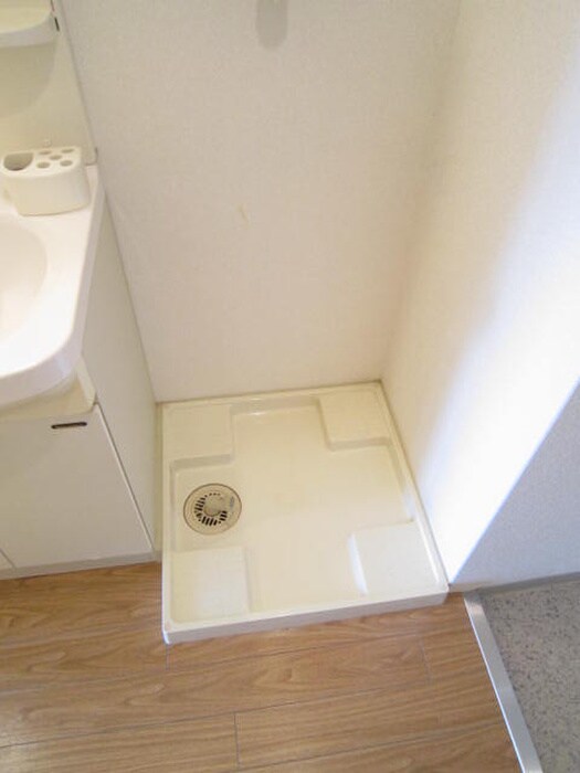 物件内観写真12　(洗濯機置場)