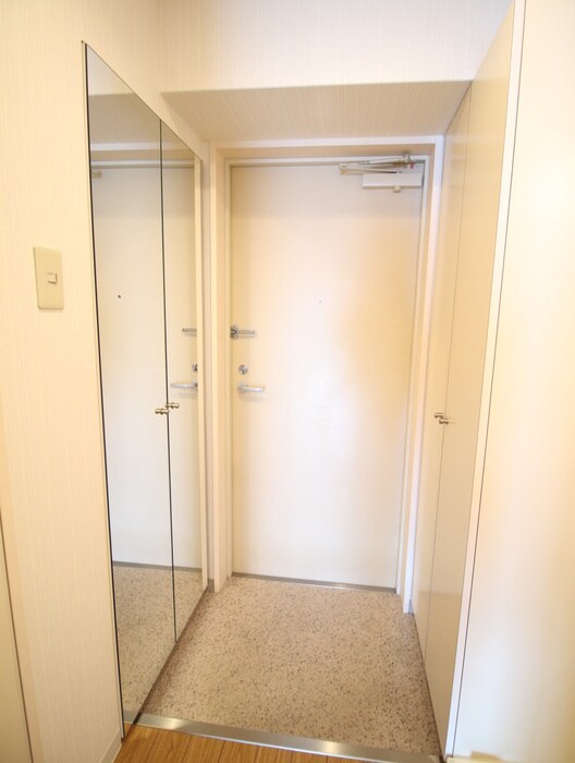 物件内観写真15　(玄関)