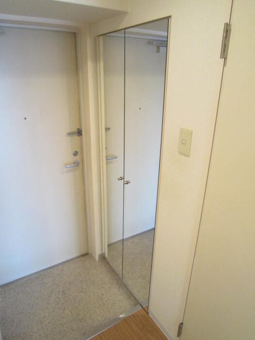 物件内観写真16　(玄関)