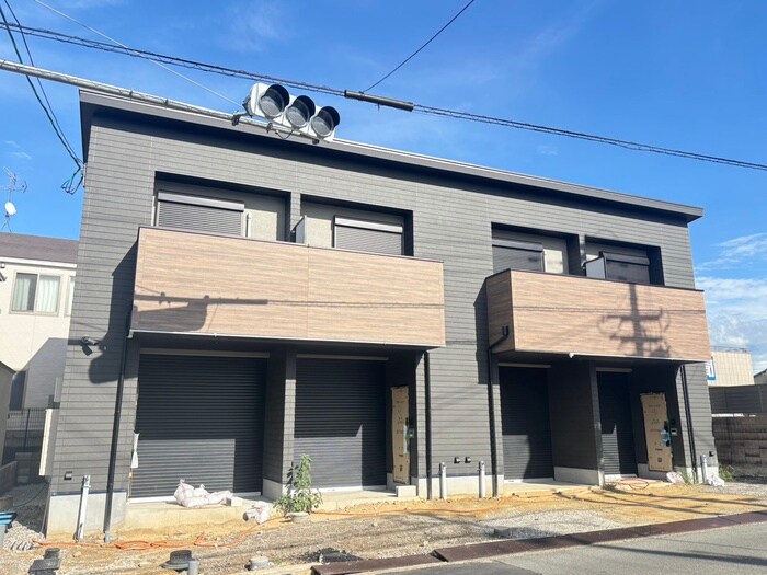 物件外観写真2　(建築中)