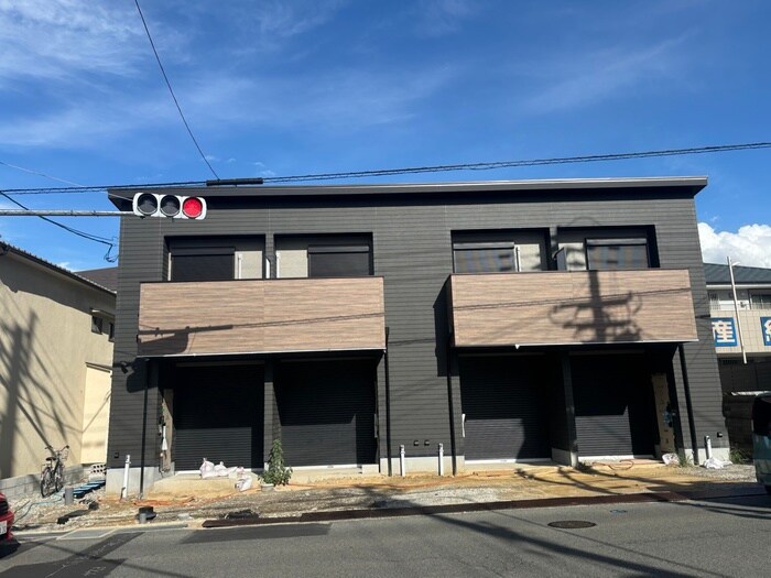 物件外観写真3　(建築中)