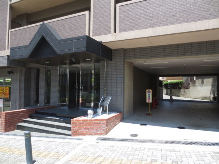 物件外観写真3　(駐車場)