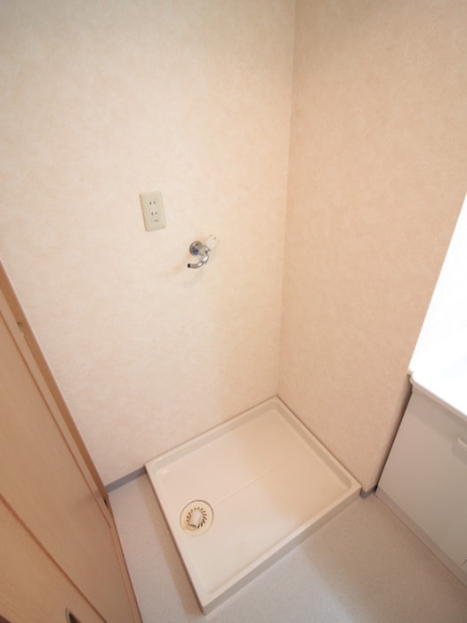 物件内観写真13　(洗濯機置場)