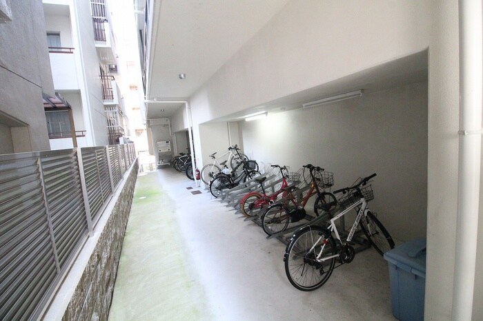 物件外観写真5　(駐輪場)