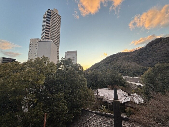 物件内観写真16　(室内からの展望)